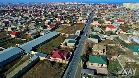 Bakının Saray qəsəbəsində Mikayıl Müşfiq küçəsi təmir edilib