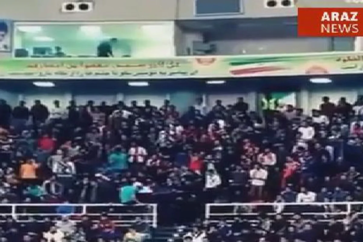 Urmiyada idman zalında azarkeşlər Haray, haray mən türkəm! şüarı səsləndiriblər