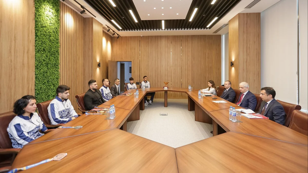 Milli Paralimpiya Komitəsinin prezidenti yığma üzvləri ilə görüşüb