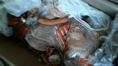 Dövlət Baytarlıq Nəzarəti Xidməti Bakıda 100 kq yararsız kolbasa aşkarlayıb