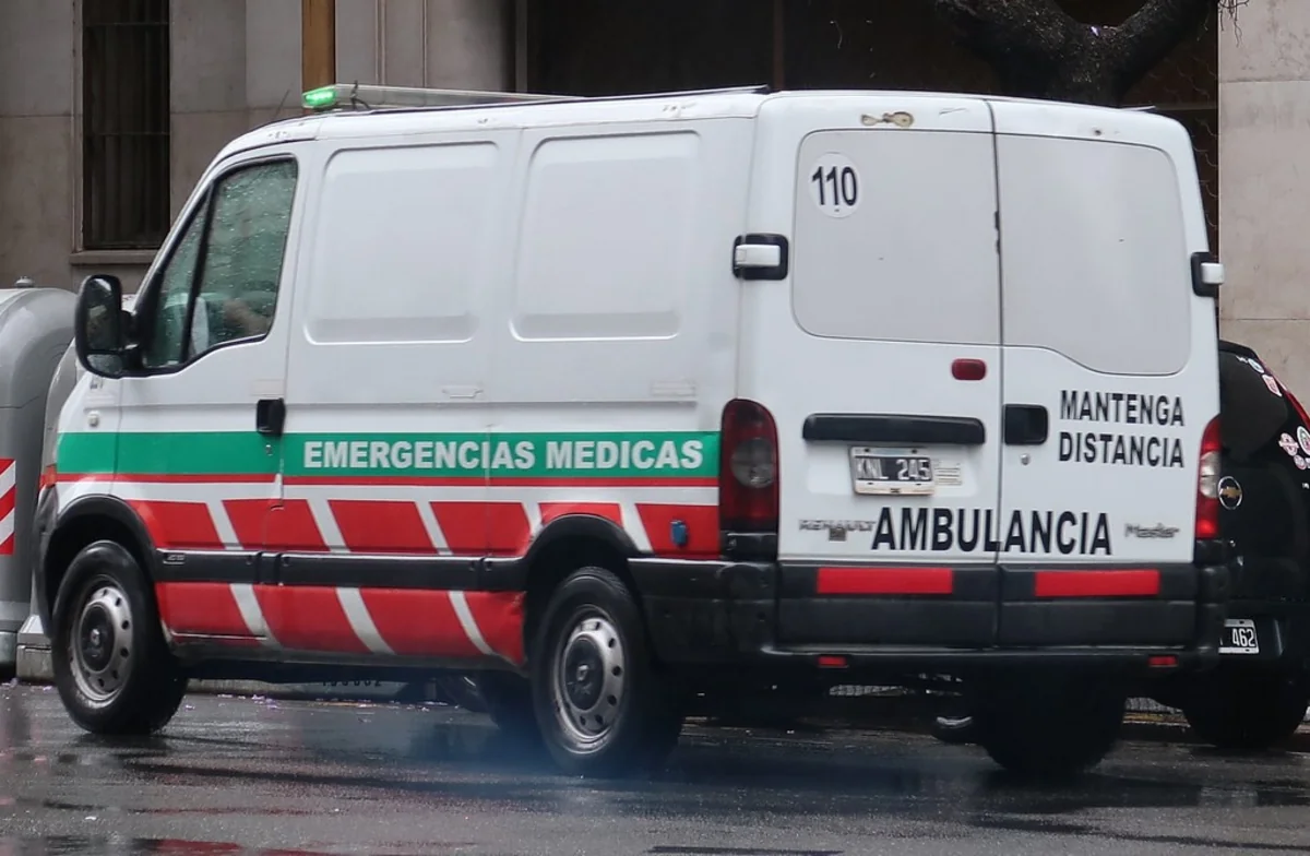 Bus carrying schoolchildren overturns in Argentina, killing two - VIDEO