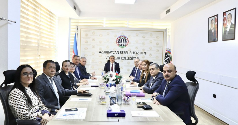 Bir vəkilin fəaliyyəti dayandırılıb, beşinə töhmət verilib