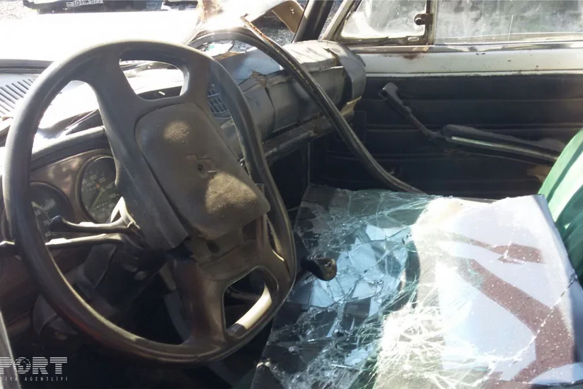 В Баку пассажирский автобус попал в аварию, есть погибший