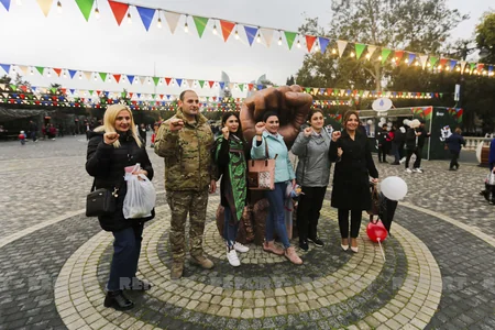 Böyük zəfərin yarmarkasından - FOTOREPORTAJ