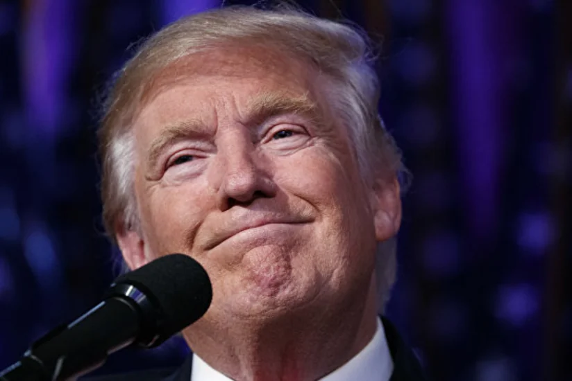 Prezident seçkisi ilə bağlı səhv proqnoz verən ABŞ politoloqu efirdə böcək yeyib