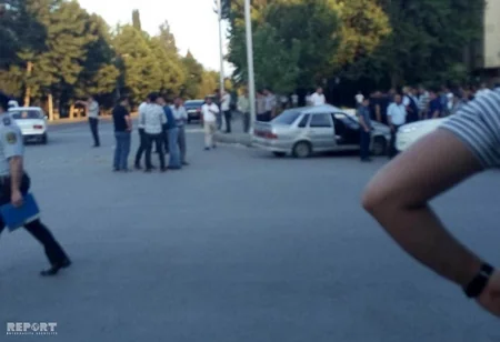 Mingəçevirdə iki maşın toqquşub, yaralananlar var - FOTO