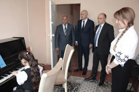 Anar Kərimov Göytəpədə milli memarlıq üslubunda tikilmiş pravoslav kilsəsini ziyarət edib