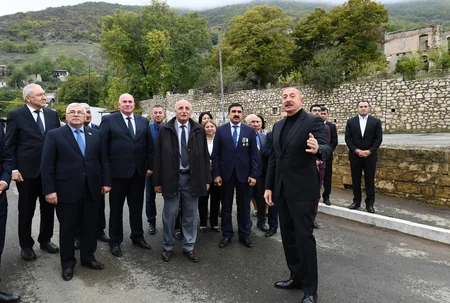 Azerbaijani president meets with public representatives of Khojavand district 