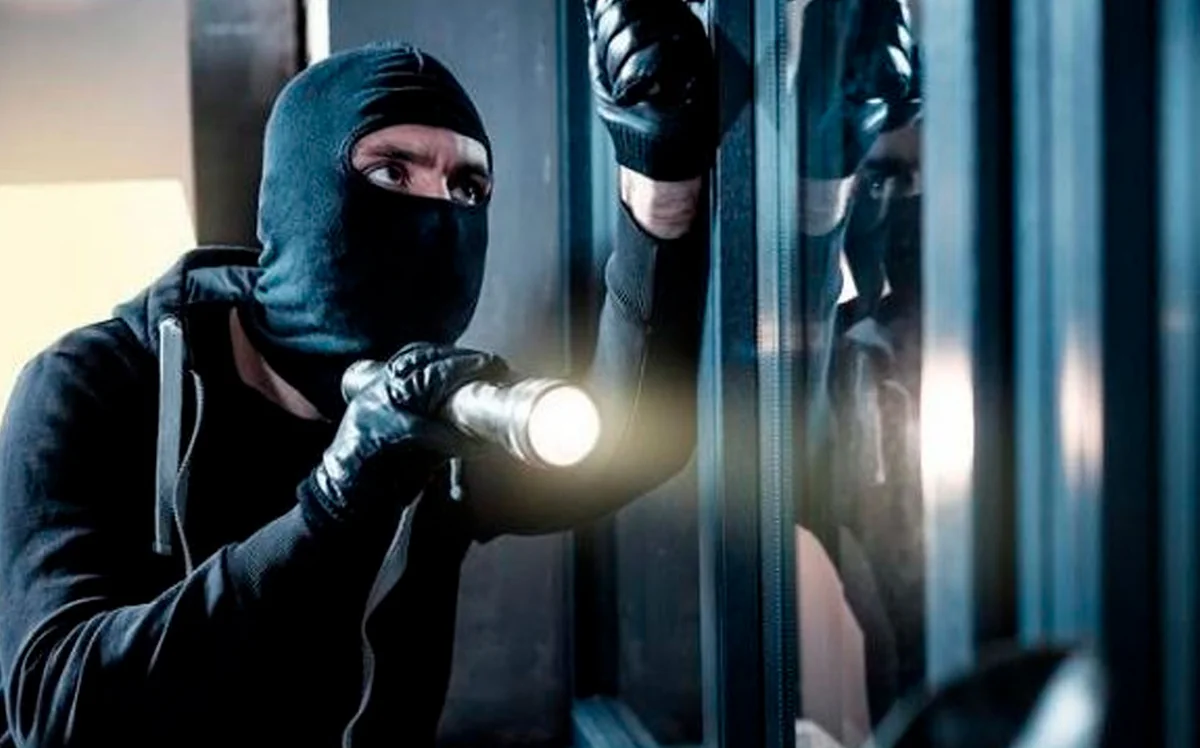 Yasamalda restorandan oğurluq olub