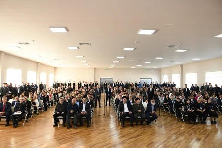 Eldar Əzizov Əmircan sakinlərinin problemlərinin həlli ilə bağlı tapşırıq verib