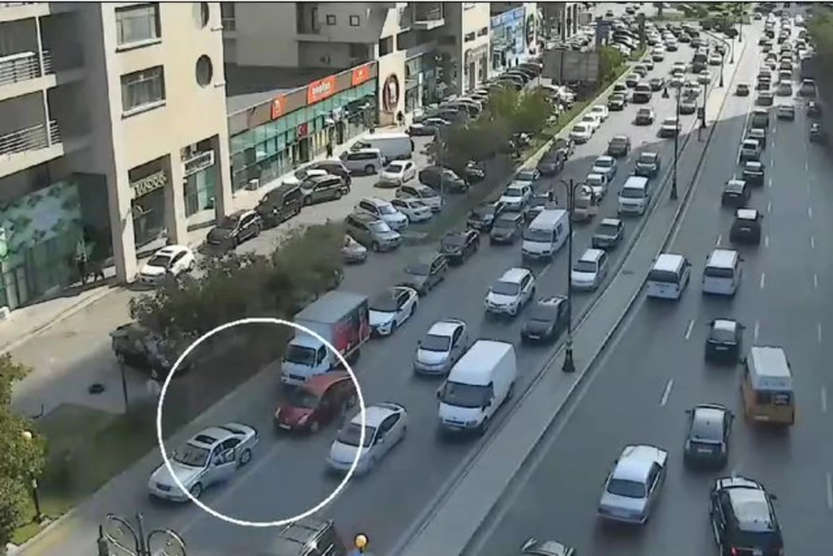 NİİM: Avtoqəza zamanı sığorta nümayəndəsini gözləmədən avtomobili hərəkət zolağından kənara çəkmək olar