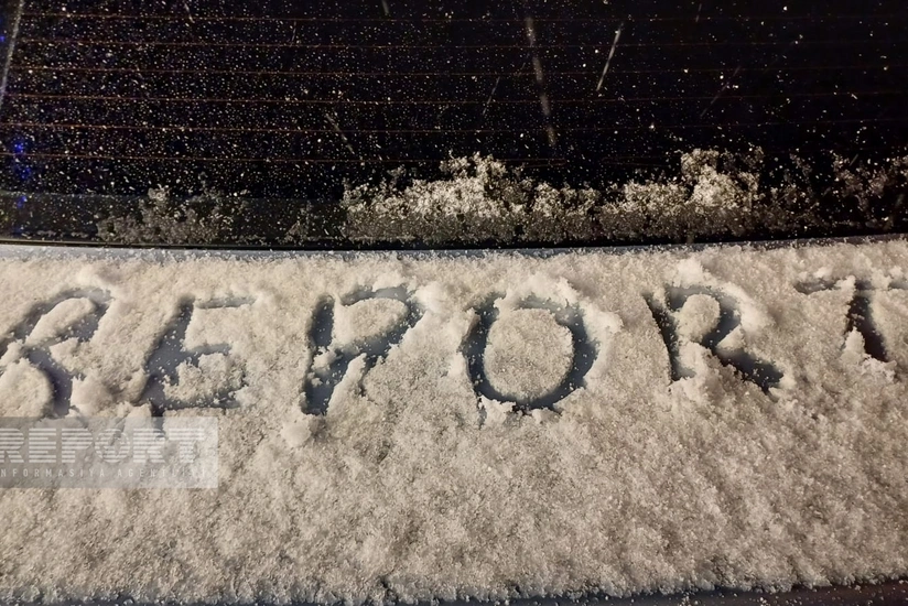 Naxçıvan şəhərinə ilk qar yağıb