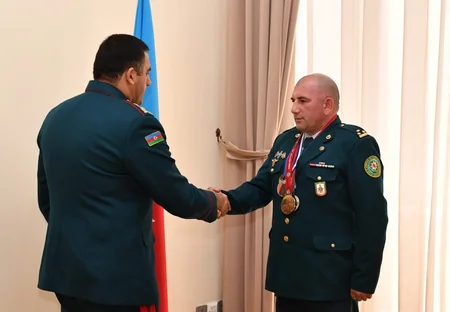 Elçin Quliyev idmançıları təltif edib