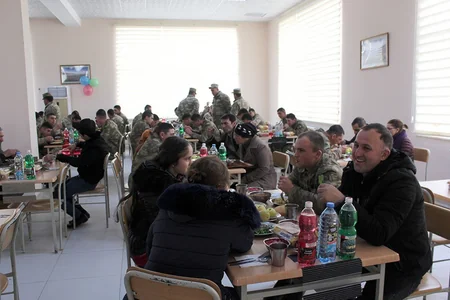 Bu gün bütün hərbi hissələrdə “Açıq qapı” günü keçirilib