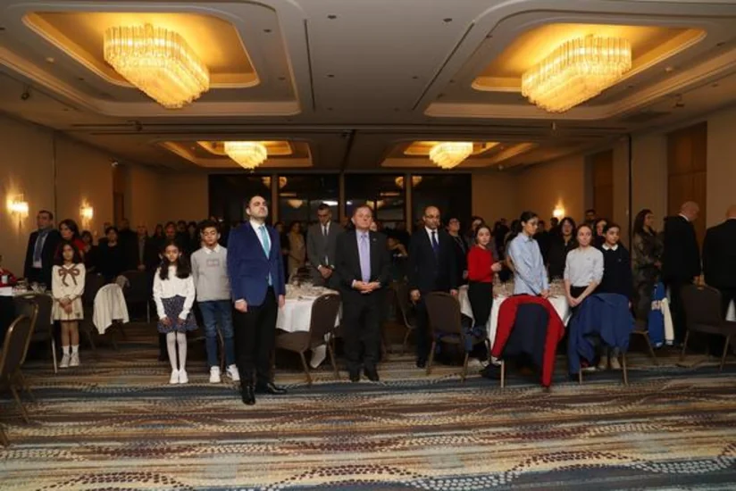 Fransada Zəfər Günü qeyd olunub