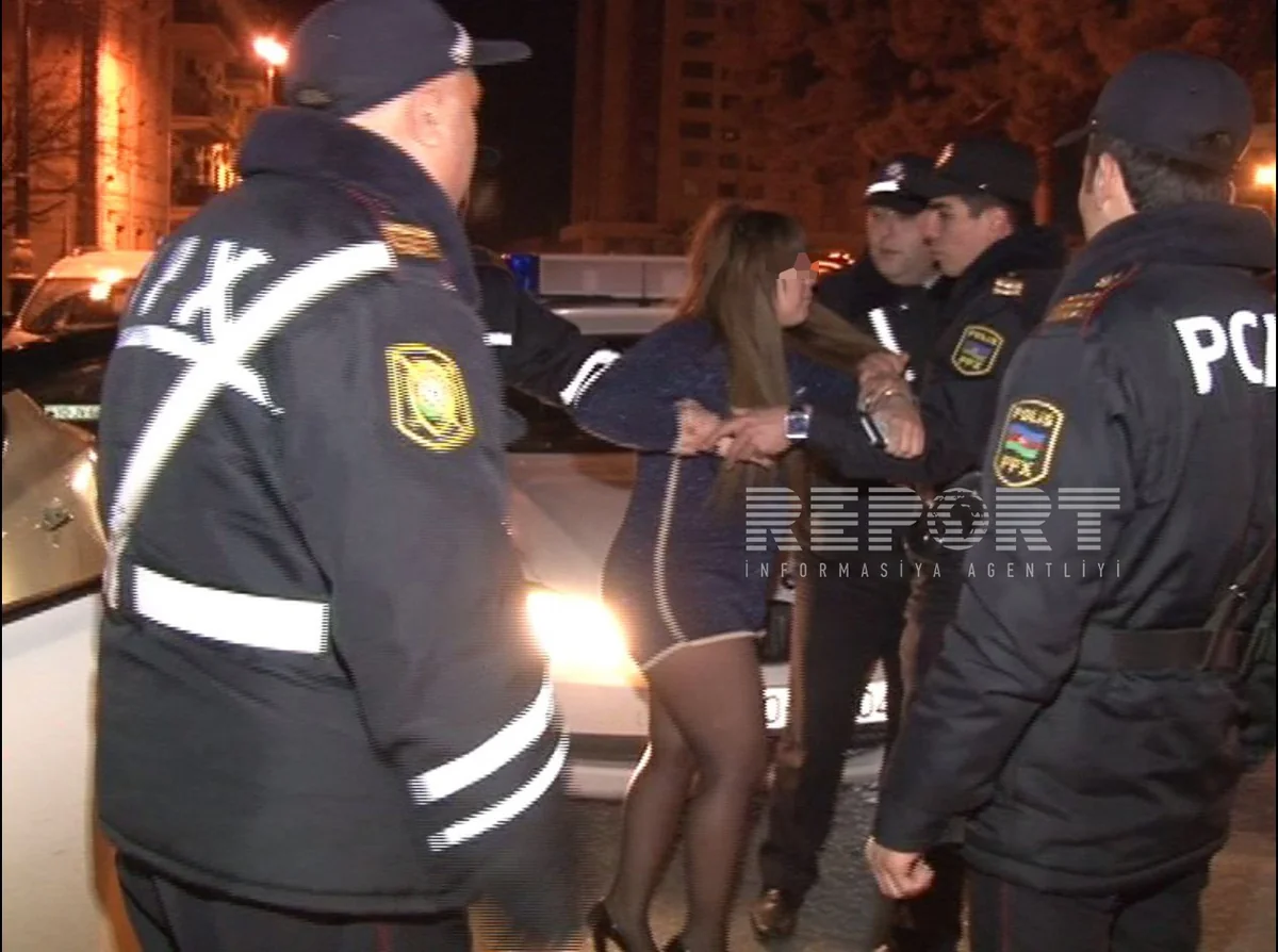 ​Polislərlə əlbəyaxa olan sərxoş qadın sürücü azadlıqdan məhrum edilib - VİDEO
