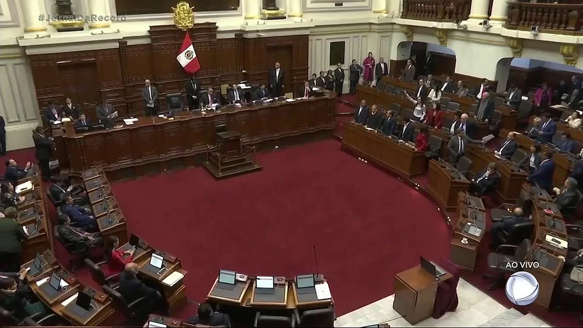 Парламент Перу инициировал начало процедуры импичмента президента