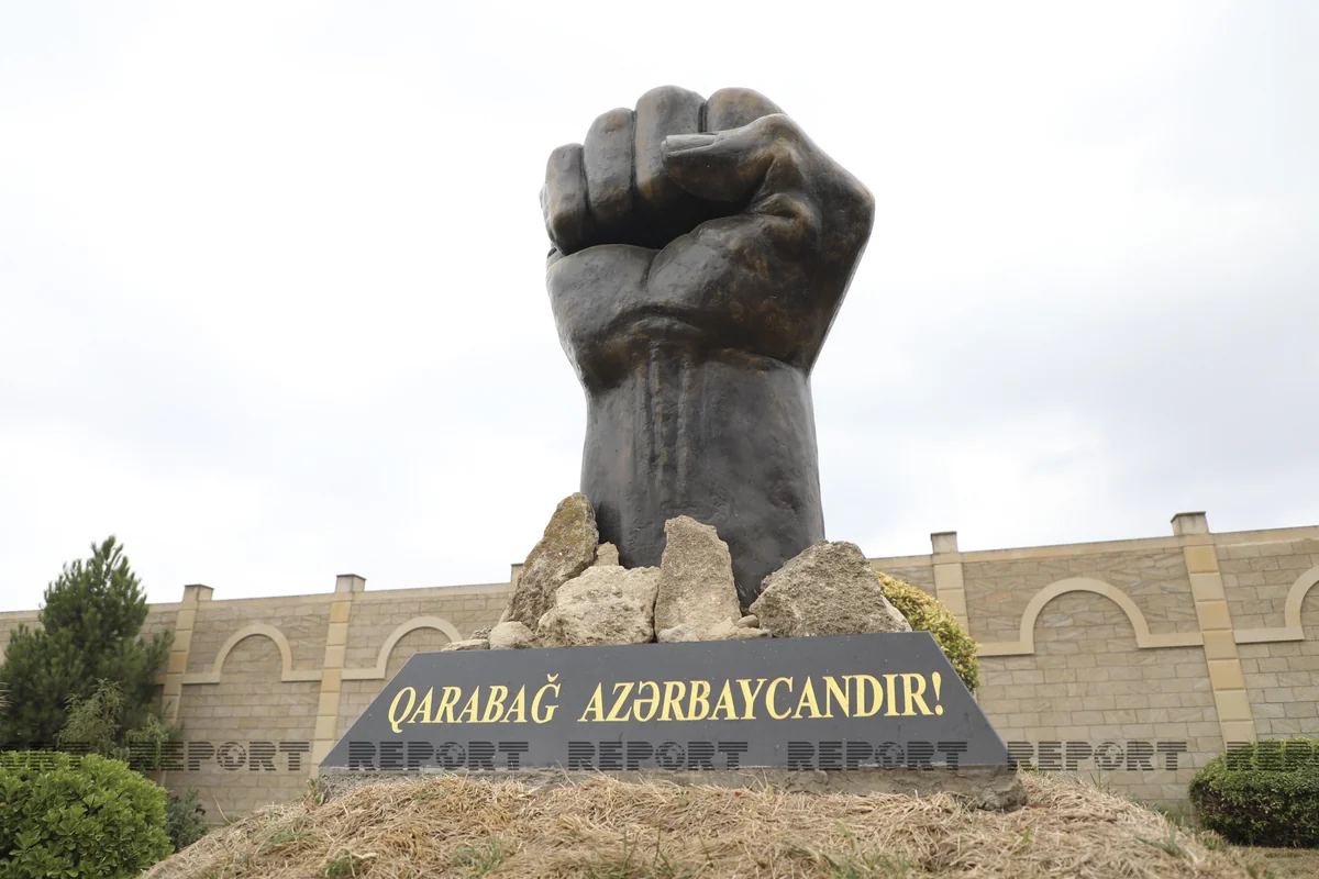 Dəmir yumruq abidəsinin müəllifi: Təsirlənməmək qeyri-mümkün idi