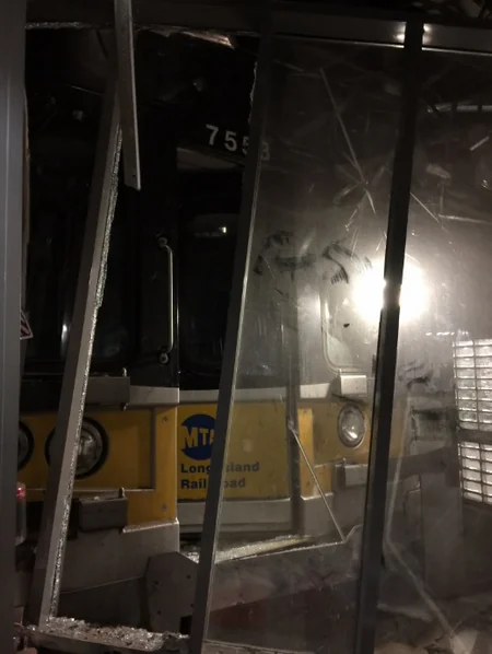 ABŞ-da sərnişin qatarının aşması nəticəsində xəsarət alanların sayı 103 nəfərə çatıb - YENİLƏNİB-2 - FOTO - VİDEO