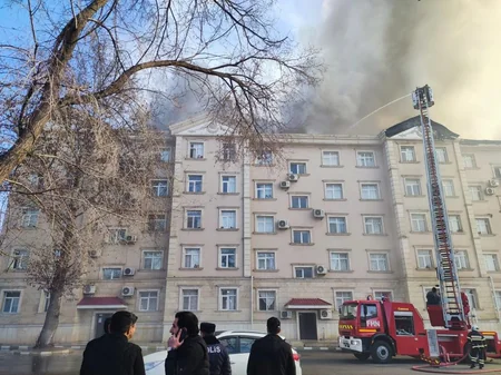 Naxçıvanda yaşayış binasında yanğın olub - YENİLƏNİB-3