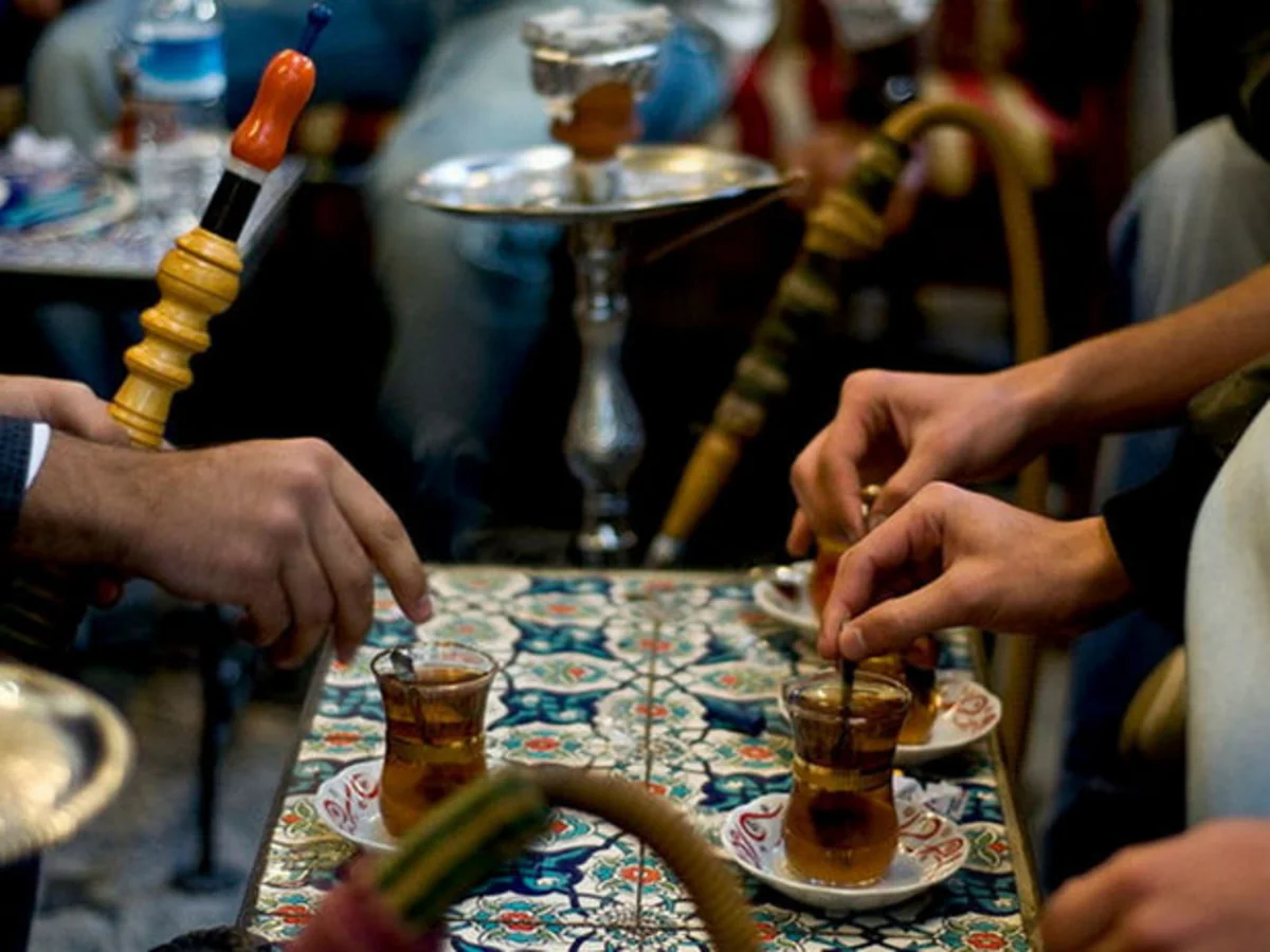 Müştərilərə qəlyan xidməti göstərən “playstation” aşkarlanıb