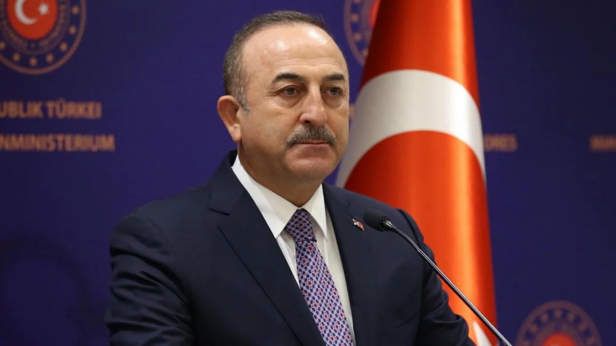 Türkiyə XİN başçısı Azərbaycan səfirliyini ziyarət edib