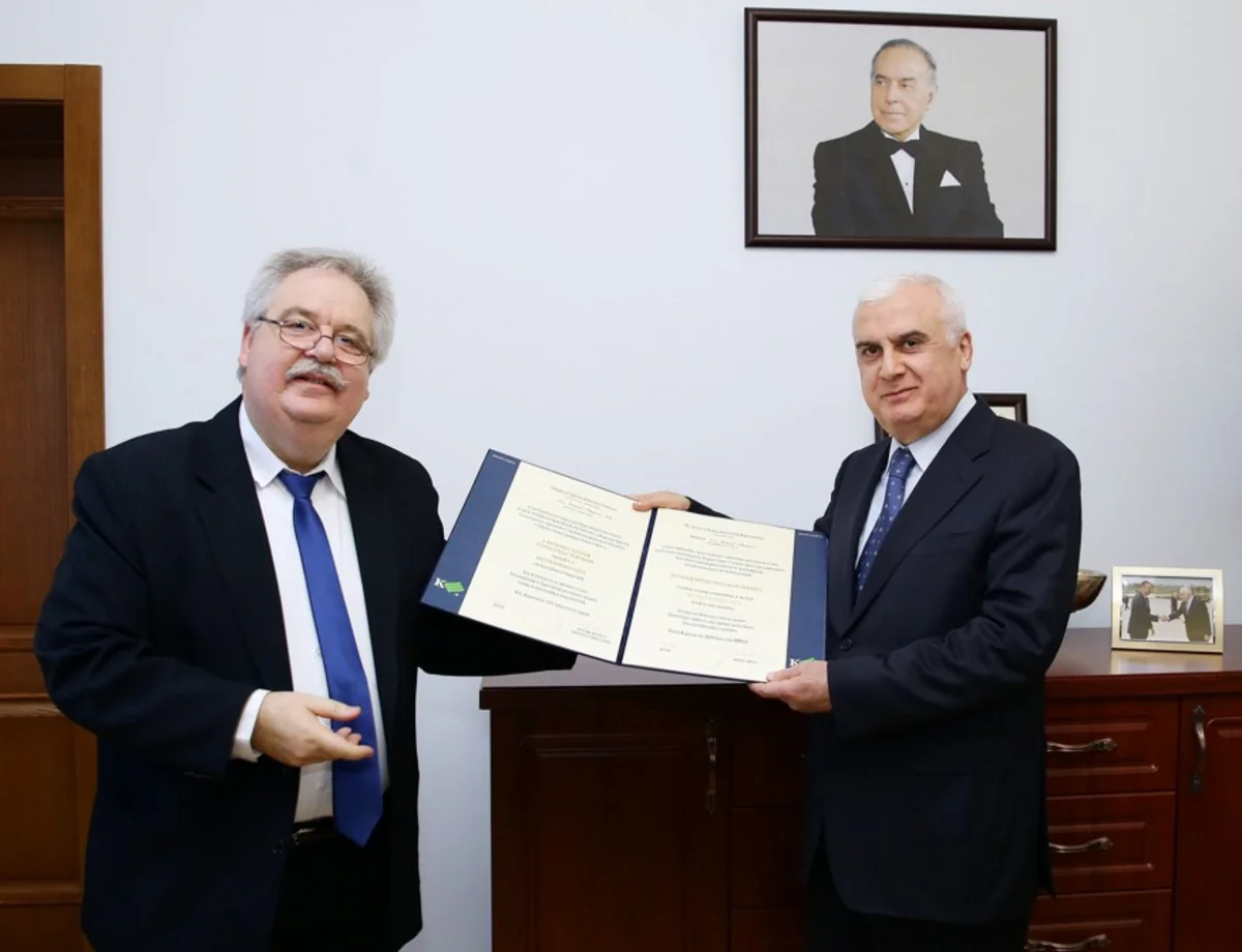 İsmət Abasova Macarıstanın Kapoşvar Universitetinin fəxri doktoru diplomu təqdim olunub
