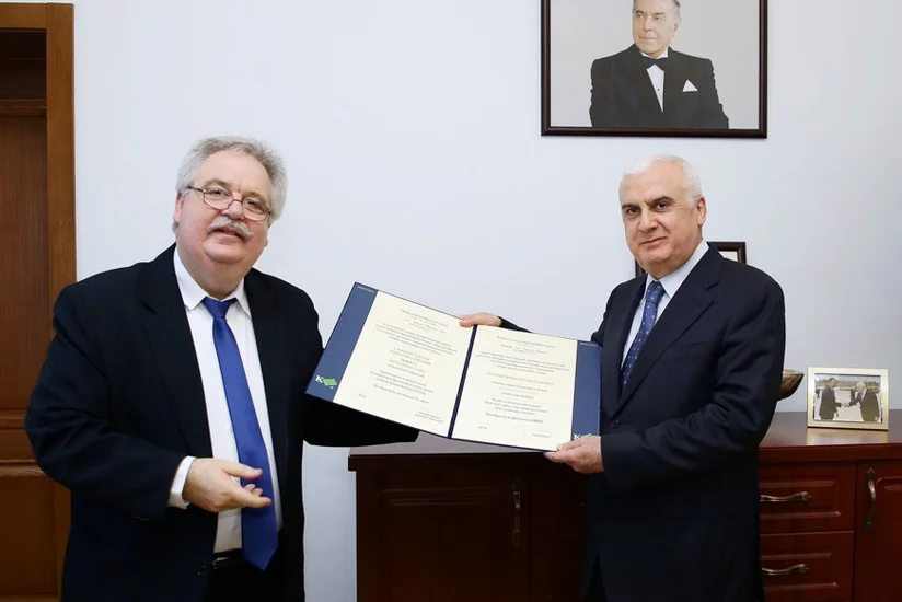 İsmət Abasova Macarıstanın Kapoşvar Universitetinin fəxri doktoru diplomu təqdim olunub