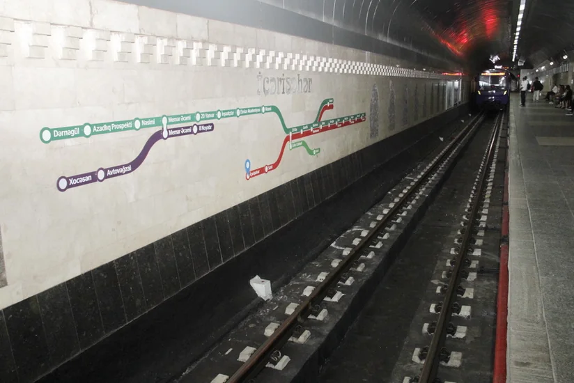 Bakı metrosunda ilk dəfə hərəkət məhdulaşdırılmadan dəmir-beton bloklar qoyulub