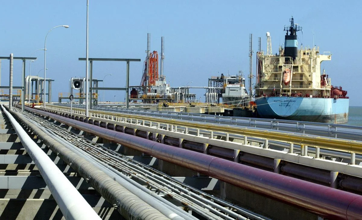 Ukraine starts handling crude oil transit shipments heading to Belarus