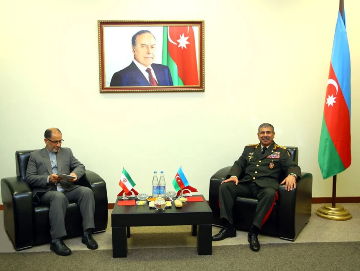 Azerbaijan Defense Minister meets with Iranian delegation
