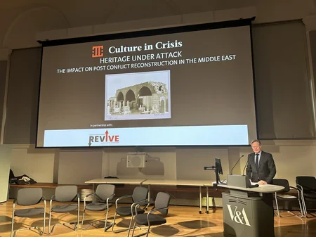 Londonun Viktoriya və Albert muzeyində Azərbaycanın dağıdılmış mədəni irsindən danışılıb