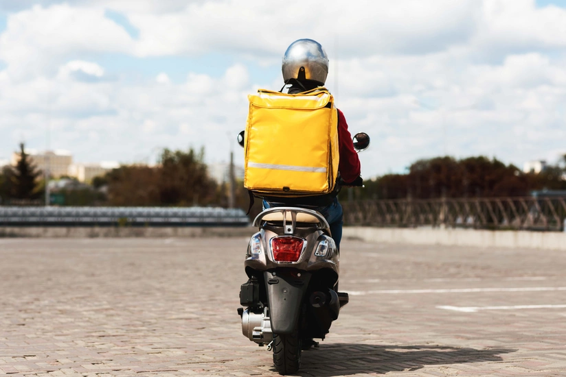 Azərbaycanda moped sürücülərindən sürücülük vəsiqəsi tələb oluna bilər