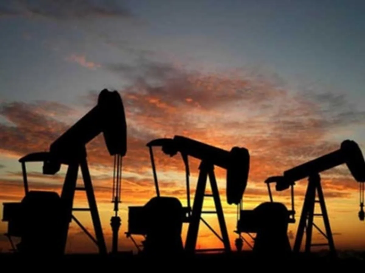 Proqnoz: Neft 20 dollaradək ucuzlaşa bilər