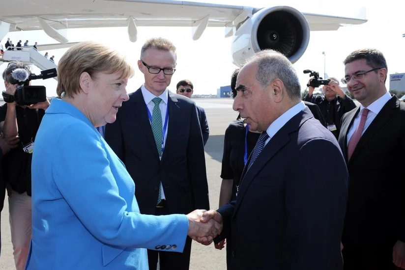Канцлер Германии Ангела Меркель прибыла с визитом в Азербайджан