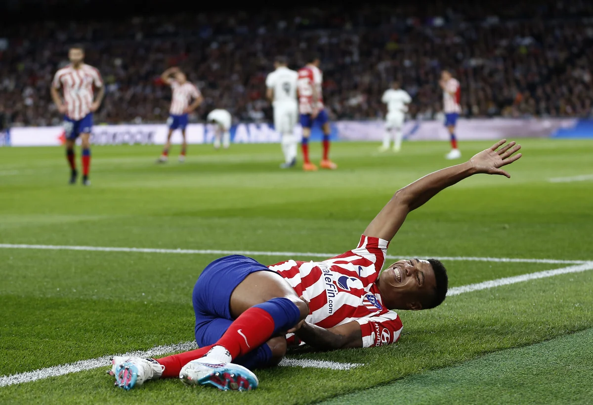 Atletikonun müdafiəçisi 8 ay oynamayacaq