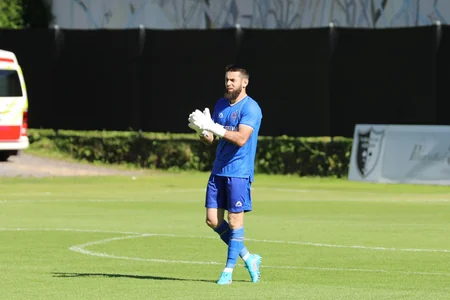 Qarabağ ilk yoxlama oyununda Rumıniya klubunu darmadağın edib