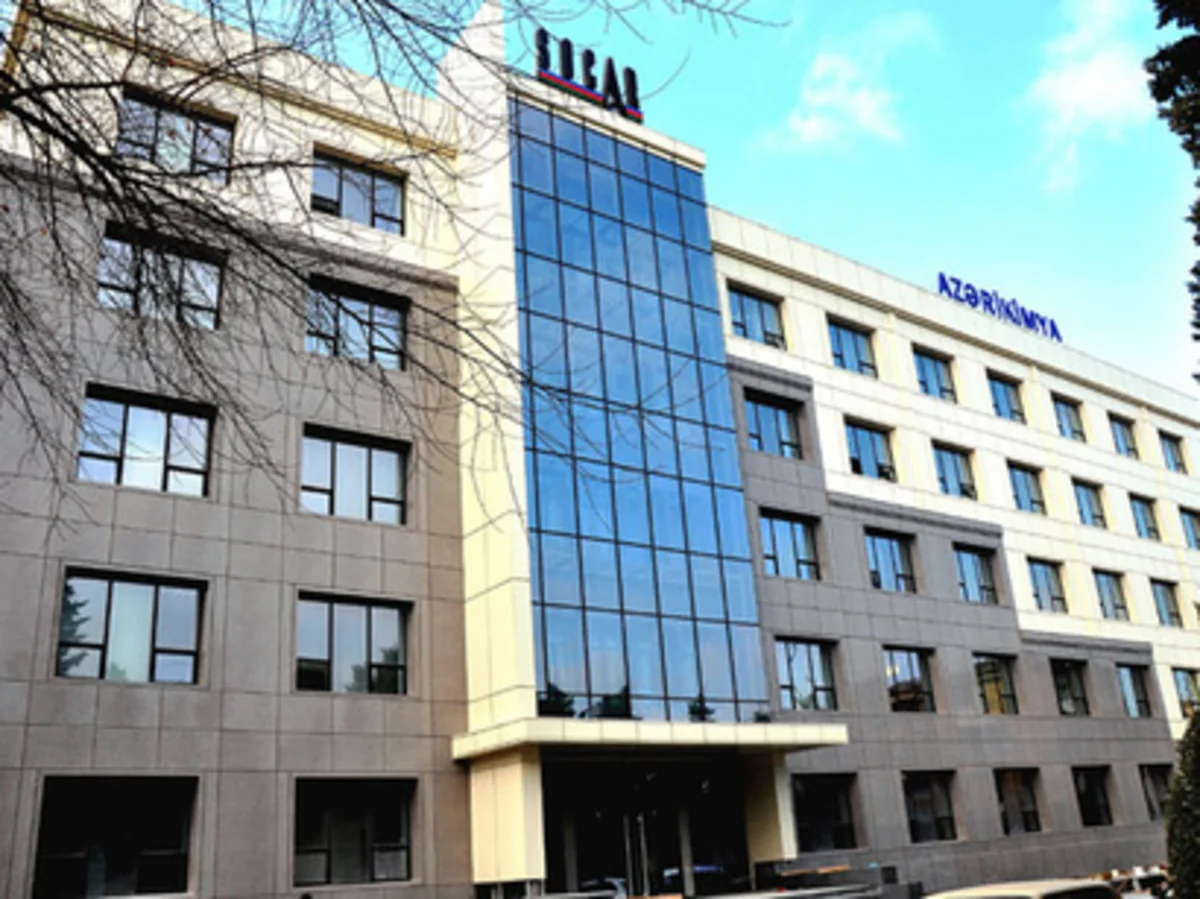 Azərikimyada fərdi mühafizə vasitələrinin yeni variantlarının müzakirəsi keçirilib