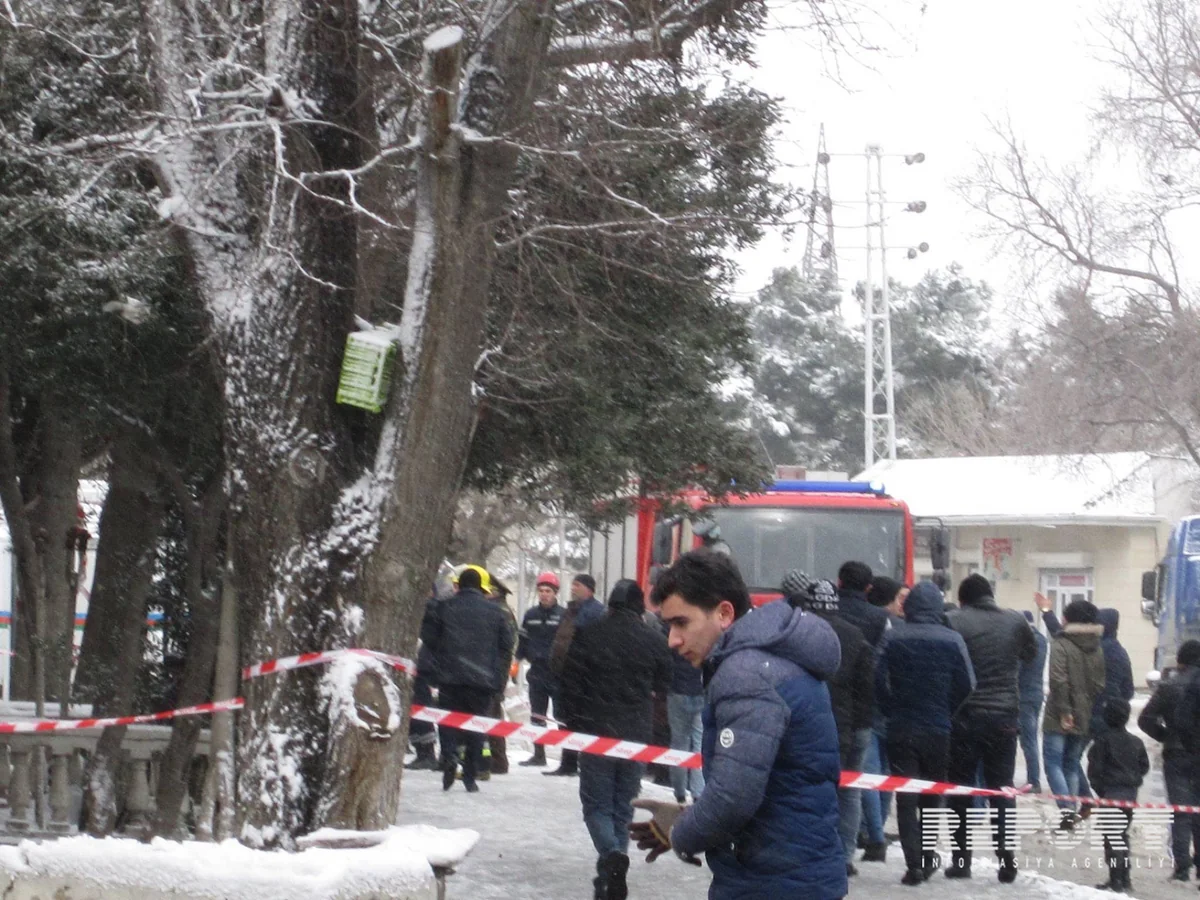 Bakıda uçan univermağın dağıntıları altından çıxarılan şəxslərin adları açıqlanıb