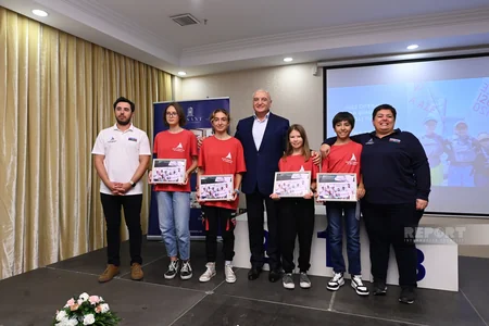 Azərbaycan Yelkən Federasiyası qalib idmançıları mükafatlandırıb