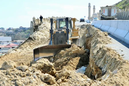 Bibiheybət yolunda tikinti-bərpa işlərinin sonuncu mərhələsinə başlanılıb