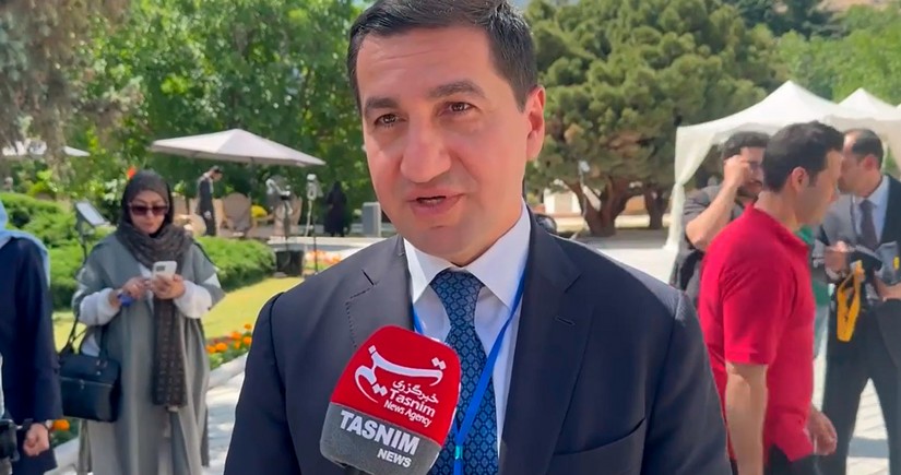 Hikmət Hacıyev: Azərbaycan – İran münasibətləri yeni bir inkişaf mərhələsinə addım atıb