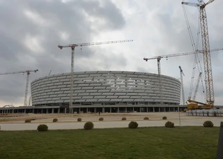 Azərbaycan prezidenti Bakı Olimpiya Stadionunda  tikinti işlərinin gedişi ilə tanış olub
