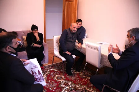 Daha bir şəhid ailəsinə təqaüd kartı təqdim edildi