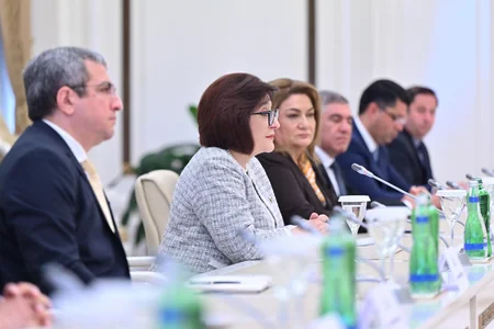Sahibə Qafarova vyetnamlı həmkarını Azərbaycana səfərə dəvət edib
