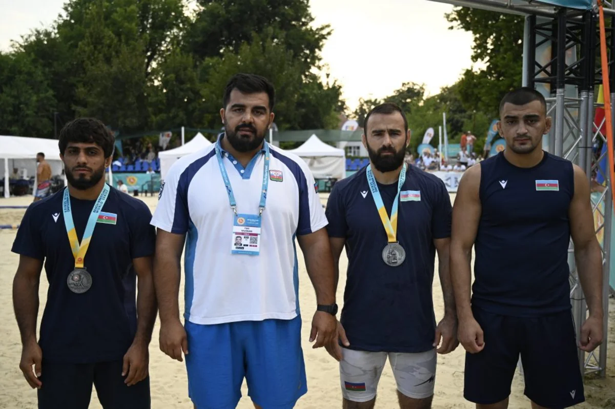 Azərbaycanın çimərlik güləşçiləri Rumıniyada 2 gümüş medal qazanıb