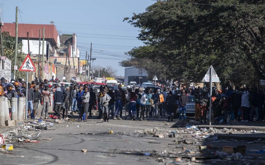 Riots kill 212 in South Africa