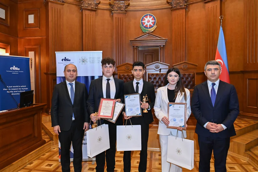 “Gənc Hüquq Müdafiəçiləri” səhnələşdirilmiş məhkəmə müsabiqəsinin final mərhələsi keçirilib