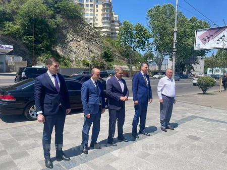 Tbilisidə AXC qurucularının məzarları ziyarət olunub