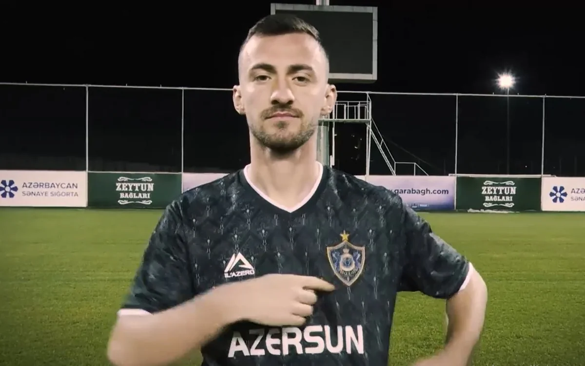 Карабах подписал албанского форварда